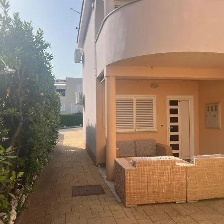 安德拉公寓 公寓 *