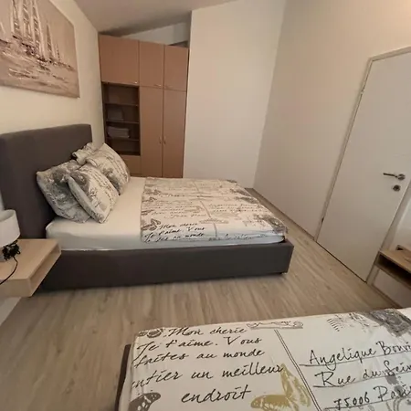 Andela דירה *