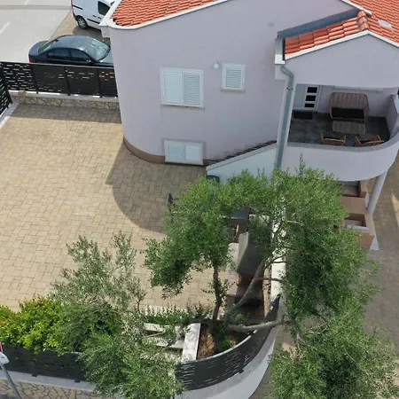 Apartment Andela