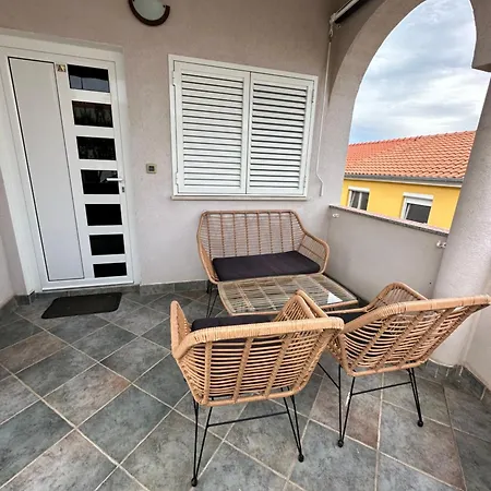 Apartment Andela Petrcane
