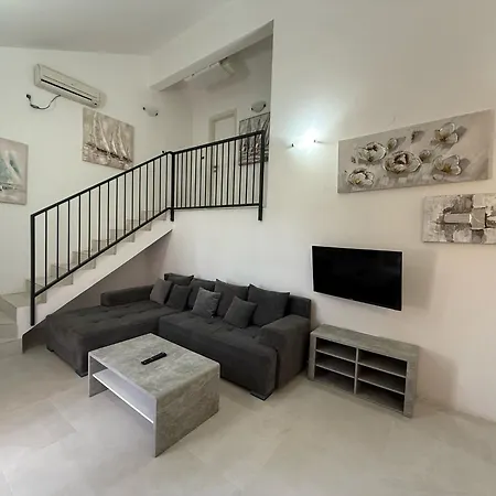 Apartment Andela *